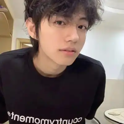 黄莉颖
